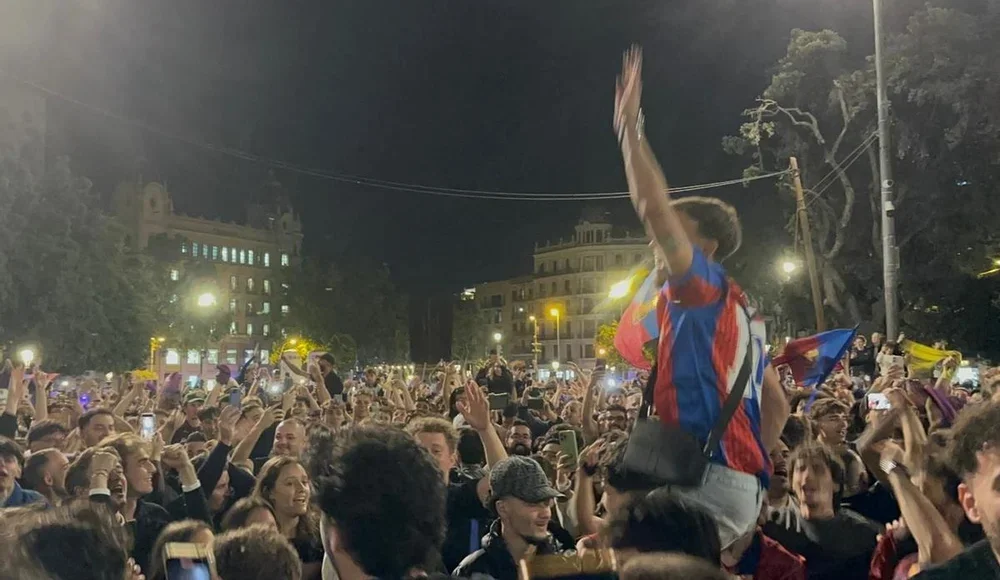Fiesta en Plaça Catalunya